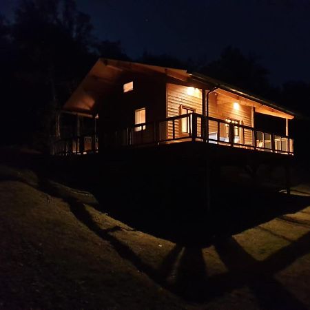 Rustic Cabin In The Woods/Cabana En El Bosque Amer المظهر الخارجي الصورة