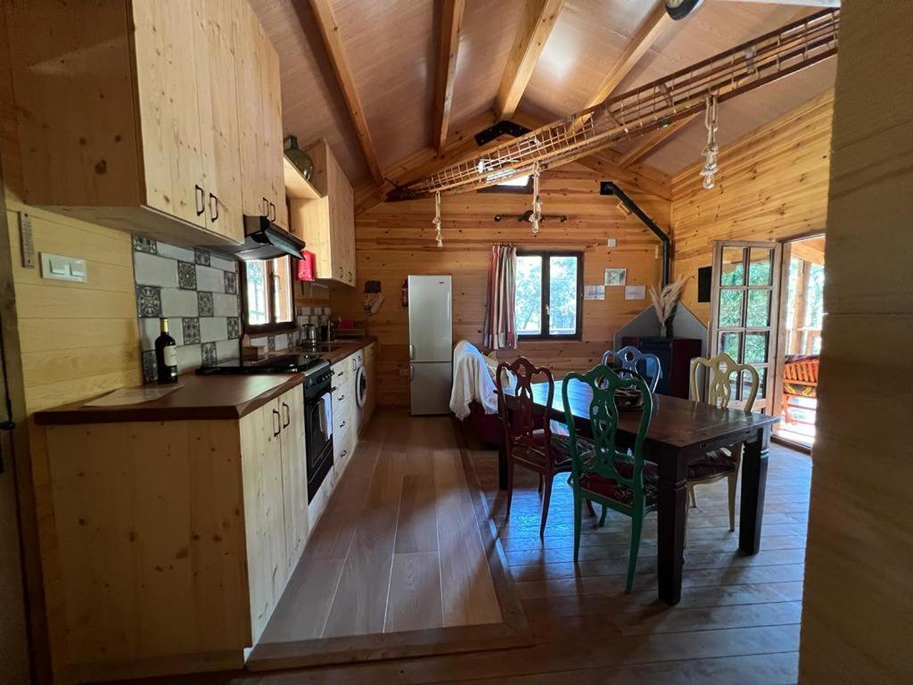Rustic Cabin In The Woods/Cabana En El Bosque Amer المظهر الخارجي الصورة